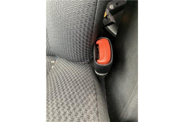 Recambio de anclaje cinturon delantero derecho para jeep grand cherokee (wj/wg) 2.7 crd laredo referencia OEM IAM 55314894  