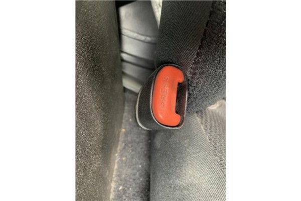 Recambio de anclaje cinturon delantero izquierdo para jeep grand cherokee (wj/wg) 2.7 crd laredo referencia OEM IAM 55196779AA  