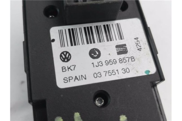 Recambio de mando elevalunas delantero izquierdo para volkswagen golf iv berlina (1j1) 1.6 16v referencia OEM IAM 1J3959857B  