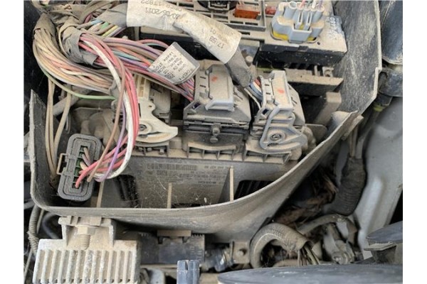 Recambio de centralita para peugeot partner combispace (5f) 1.6 hdi 90 referencia OEM IAM 9664843780 281013872 