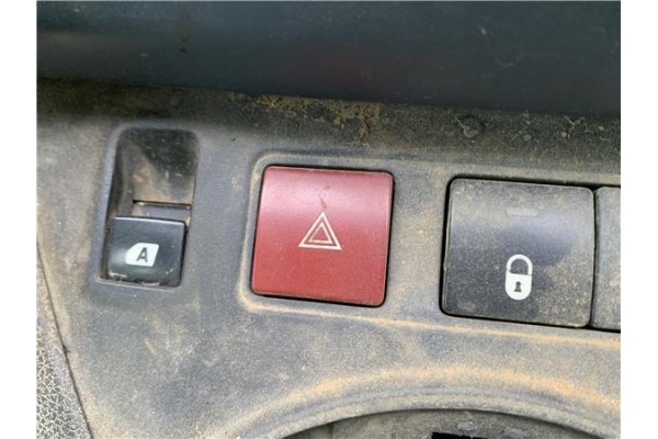 Recambio de interruptor luces emergencia para peugeot partner combispace (5f) 1.6 hdi 90 referencia OEM IAM 6990L2  