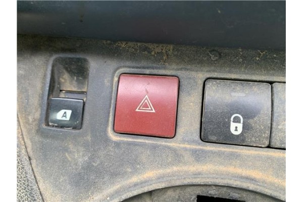 Recambio de interruptor luces emergencia para peugeot partner combispace (5f) 1.6 hdi 90 referencia OEM IAM 6990L2  