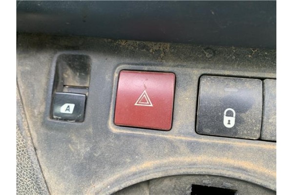 Recambio de interruptor luces emergencia para peugeot partner combispace (5f) 1.6 hdi 90 referencia OEM IAM 6990L2  