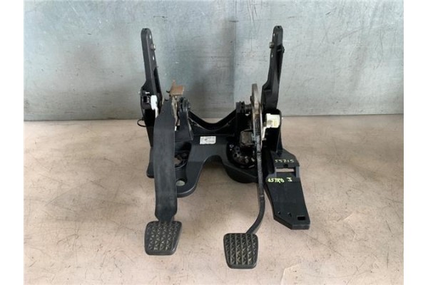 Recambio de juego pedales completo para opel astra j 1.7 cdti referencia OEM IAM 560013 13252175 