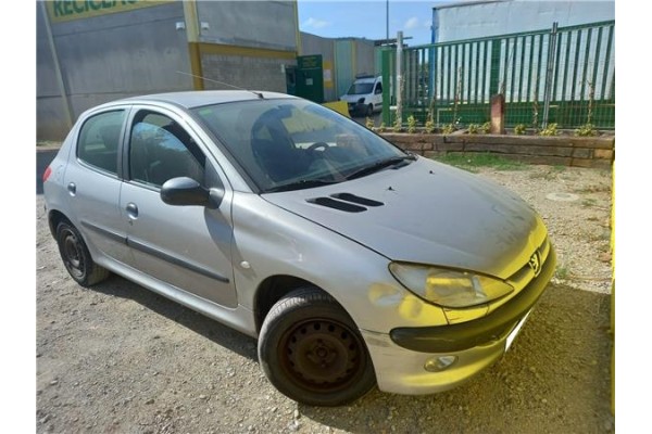 peugeot 206 berlina (1998) del año 