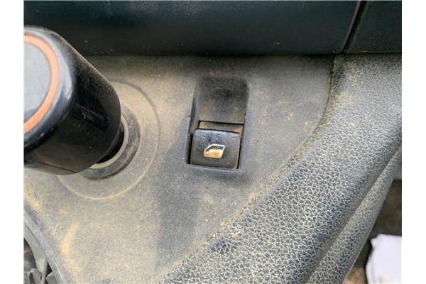 Recambio de mando elevalunas delantero derecho para peugeot partner combispace (5f) 1.6 hdi 90 referencia OEM IAM 6490HQ  