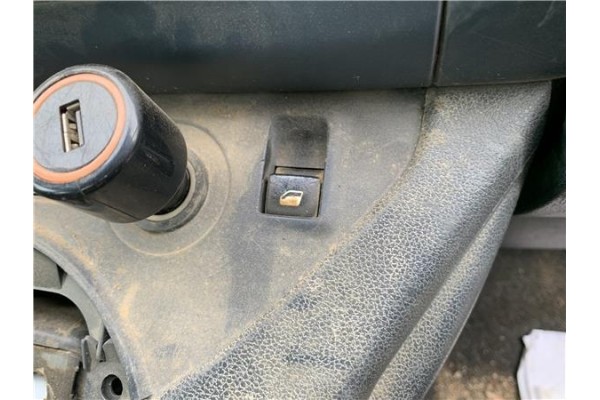 Recambio de mando elevalunas delantero derecho para peugeot partner combispace (5f) 1.6 hdi 90 referencia OEM IAM 6490HQ  
