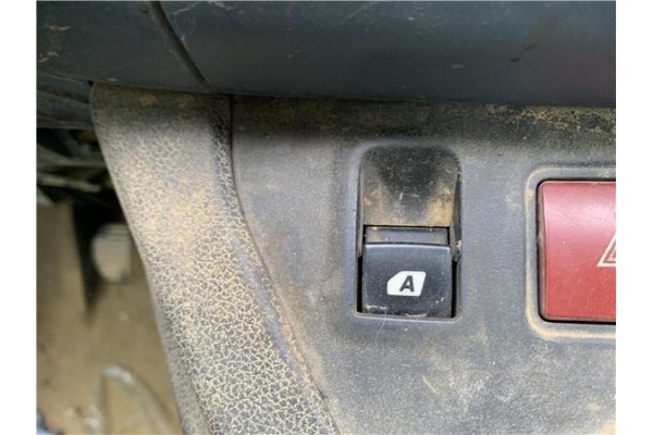 Recambio de mando elevalunas delantero izquierdo para peugeot partner combispace (5f) 1.6 hdi 90 referencia OEM IAM 6490E2  
