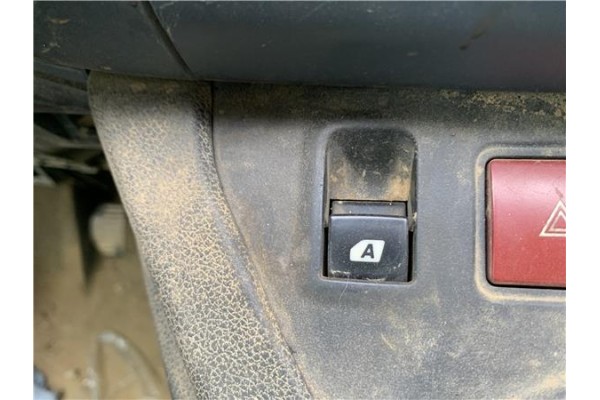 Recambio de mando elevalunas delantero izquierdo para peugeot partner combispace (5f) 1.6 hdi 90 referencia OEM IAM 6490E2  