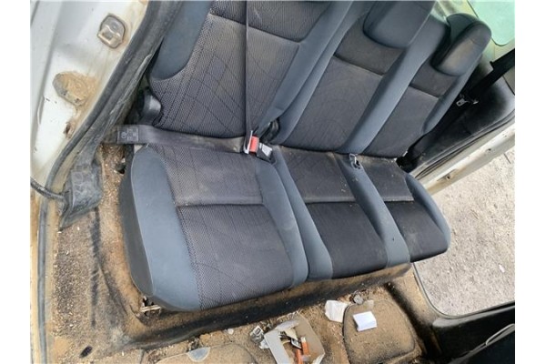 Recambio de asientos traseros para peugeot partner combispace (5f) 1.6 hdi 90 referencia OEM IAM 8846W9 8846X0 