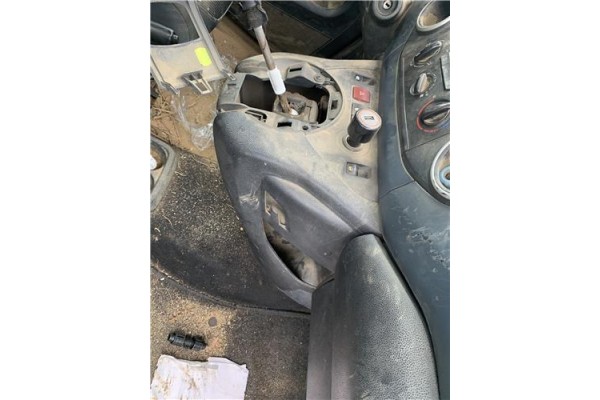 Recambio de consola para peugeot partner combispace (5f) 1.6 hdi 90 referencia OEM IAM 8226TH 98111289ZD 