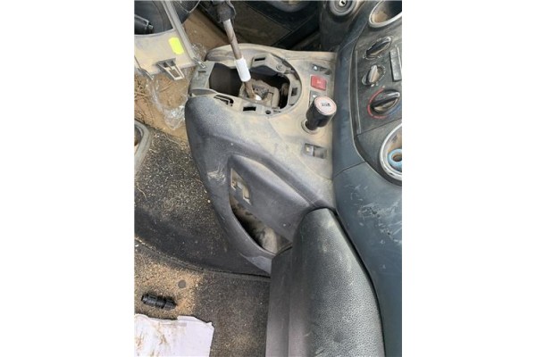 Recambio de consola para peugeot partner combispace (5f) 1.6 hdi 90 referencia OEM IAM 8226TH 98111289ZD 