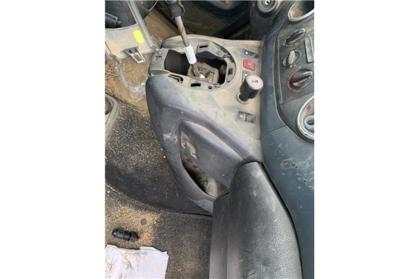 Recambio de consola para peugeot partner combispace (5f) 1.6 hdi 90 referencia OEM IAM 8226TH 98111289ZD 