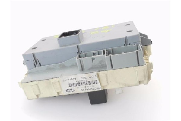 Recambio de caja reles para fiat stilo (192) 1.6 16v (192_xb1a) referencia OEM IAM 51711819 501209520040 