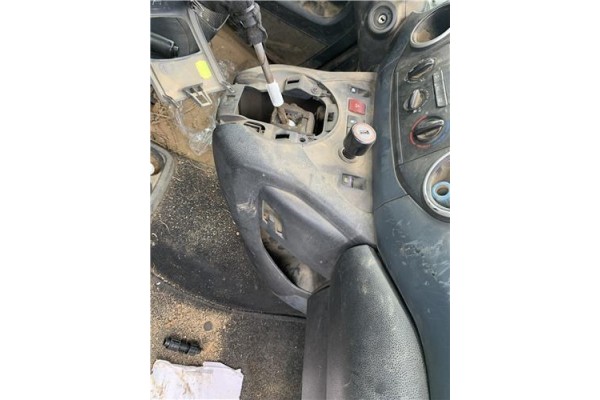 Recambio de consola para peugeot partner combispace (5f) 1.6 hdi 90 referencia OEM IAM 8226TH 98111289ZD 