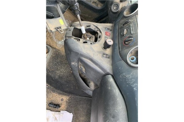 Recambio de consola para peugeot partner combispace (5f) 1.6 hdi 90 referencia OEM IAM 8226TH 98111289ZD 