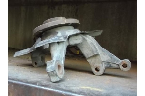 Recambio de mangueta delantero izquierda para fiat ii punto (188) berlina 1.9 d (i) referencia OEM IAM   