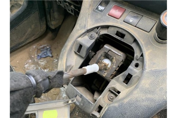 Recambio de palanca de cambio para peugeot partner combispace (5f) 1.6 hdi 90 referencia OEM IAM 2400KF  