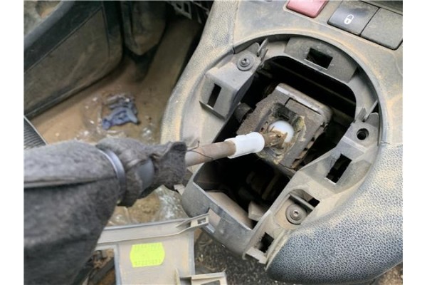 Recambio de palanca de cambio para peugeot partner combispace (5f) 1.6 hdi 90 referencia OEM IAM 2400KF  