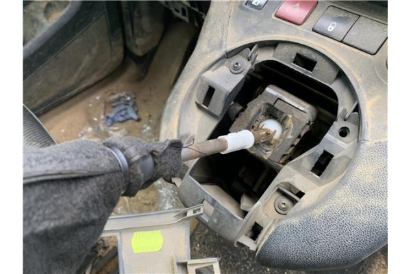 Recambio de palanca de cambio para peugeot partner combispace (5f) 1.6 hdi 90 referencia OEM IAM 2400KF  