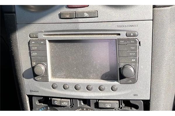 Recambio de autoradio para opel corsa d 1.3 cdti referencia OEM IAM 13463416 13406437 
