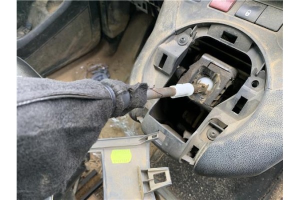 Recambio de palanca de cambio para peugeot partner combispace (5f) 1.6 hdi 90 referencia OEM IAM 2400KF  