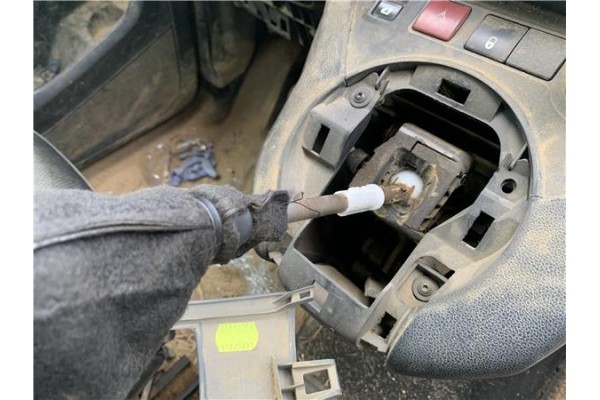 Recambio de palanca de cambio para peugeot partner combispace (5f) 1.6 hdi 90 referencia OEM IAM 2400KF  