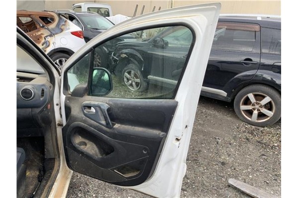 Recambio de puerta delantero derecha para peugeot partner combispace (5f) 1.6 hdi 90 referencia OEM IAM 9004Z6  