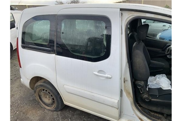Recambio de puerta trasero derecha para peugeot partner combispace (5f) 1.6 hdi 90 referencia OEM IAM 9008S3 9831169680 