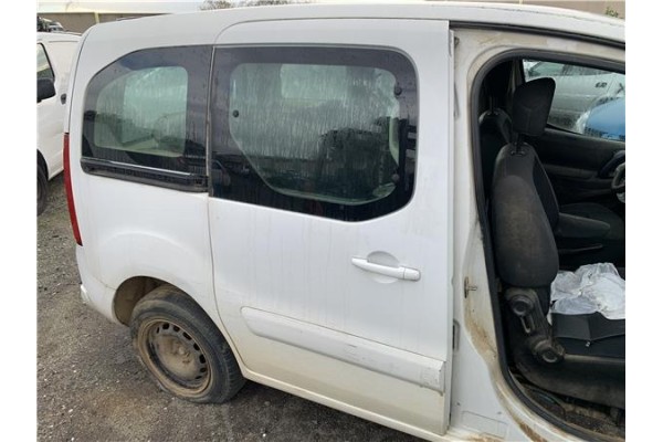 Recambio de puerta trasero derecha para peugeot partner combispace (5f) 1.6 hdi 90 referencia OEM IAM 9008S3 9831169680 