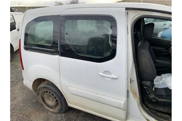 Recambio de puerta trasero derecha para peugeot partner combispace (5f) 1.6 hdi 90 referencia OEM IAM 9008S3 9831169680 