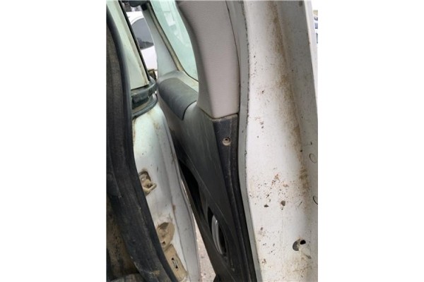 Recambio de puerta trasero izquierda para peugeot partner combispace (5f) 1.6 hdi 90 referencia OEM IAM 9006L9 9831169780 