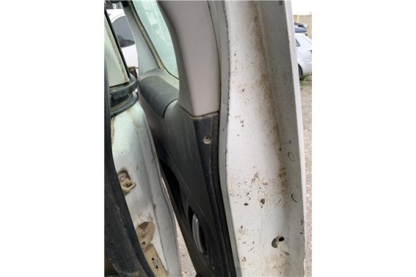 Recambio de puerta trasero izquierda para peugeot partner combispace (5f) 1.6 hdi 90 referencia OEM IAM 9006L9 9831169780 