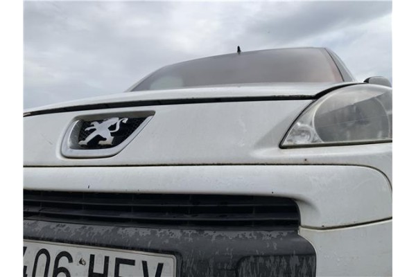 Recambio de rejilla paragolpes delantero para peugeot partner combispace (5f) 1.6 hdi 90 referencia OEM IAM 7414ZS  