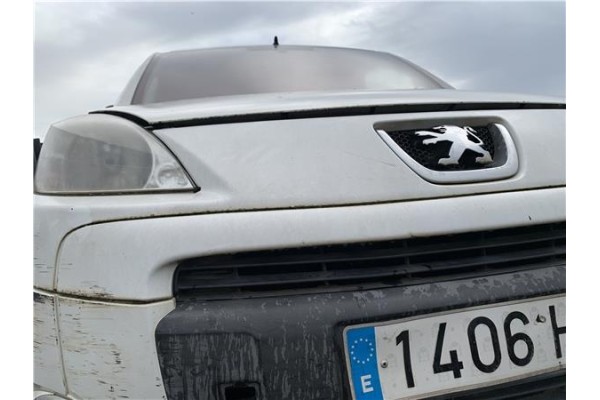 Recambio de rejilla paragolpes delantero para peugeot partner combispace (5f) 1.6 hdi 90 referencia OEM IAM 7414ZS  