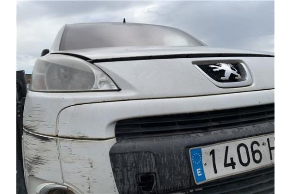 Recambio de rejilla paragolpes delantero para peugeot partner combispace (5f) 1.6 hdi 90 referencia OEM IAM 7414ZS  