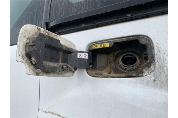 Recambio de tapa exterior combustible para peugeot partner combispace (5f) 1.6 hdi 90 referencia OEM IAM 1517G0 1679984080 