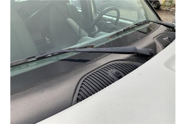 Recambio de brazo limpiaparabrisas delantero derecho para jeep cherokee (kj) 2.8 crd extreme referencia OEM IAM 5175406AA  
