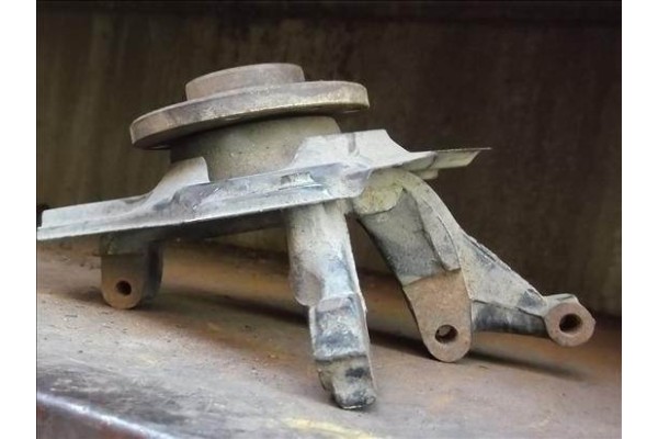 Recambio de mangueta delantero izquierda para fiat ii punto (188) berlina 1.9 d (i) referencia OEM IAM   
