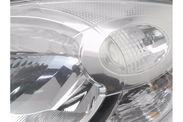 Recambio de faro delantero izquierdo para citroen c1 1.4 audace referencia OEM IAM 811700H050  