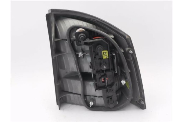 Recambio de piloto trasero izquierdo para opel vectra c berlina 1.9 elegance referencia OEM IAM 13157646  