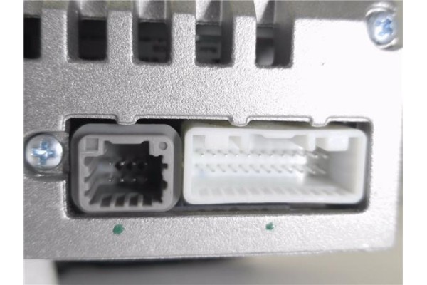 Recambio de autoradio para dacia sandero ii 1.2 ambiance referencia OEM IAM 281153889R  