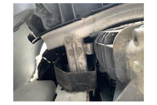 Recambio de refuerzo paragolpes para renault clio iii 1.5 dci (c/br1g) referencia OEM IAM 8200124595  