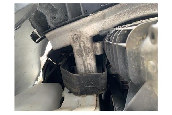 Recambio de refuerzo paragolpes para renault clio iii 1.5 dci (c/br1g) referencia OEM IAM 8200124595  