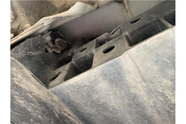 Recambio de refuerzo paragolpes trasero para renault clio iii 1.5 dci (c/br1g) referencia OEM IAM 8200290084  