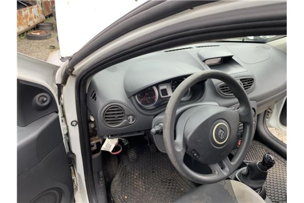 Recambio de salpicadero para renault clio iii 1.5 dci (c/br1g) referencia OEM IAM 8200407575  