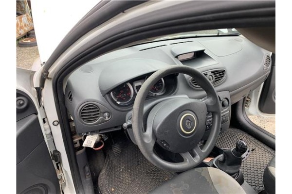 Recambio de salpicadero para renault clio iii 1.5 dci (c/br1g) referencia OEM IAM 8200407575  