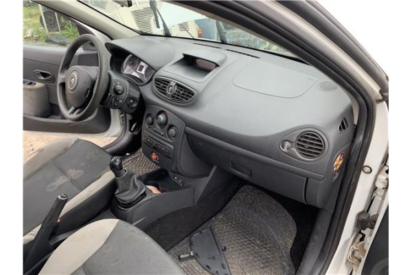 Recambio de salpicadero para renault clio iii 1.5 dci (c/br1g) referencia OEM IAM 8200407575  