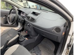 Recambio de salpicadero para renault clio iii 1.5 dci (c/br1g) referencia OEM IAM 8200407575  