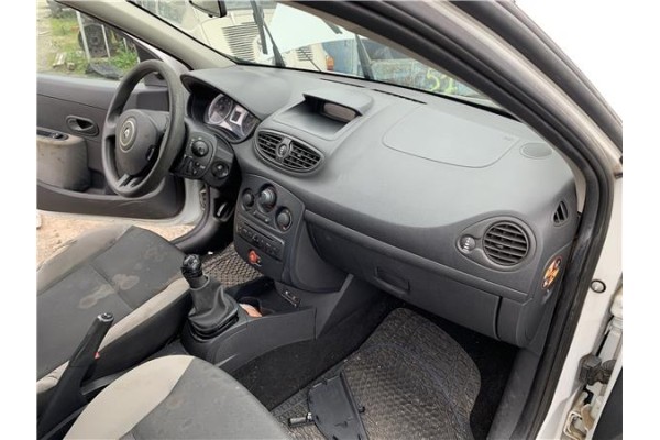 Recambio de salpicadero para renault clio iii 1.5 dci (c/br1g) referencia OEM IAM 8200407575  